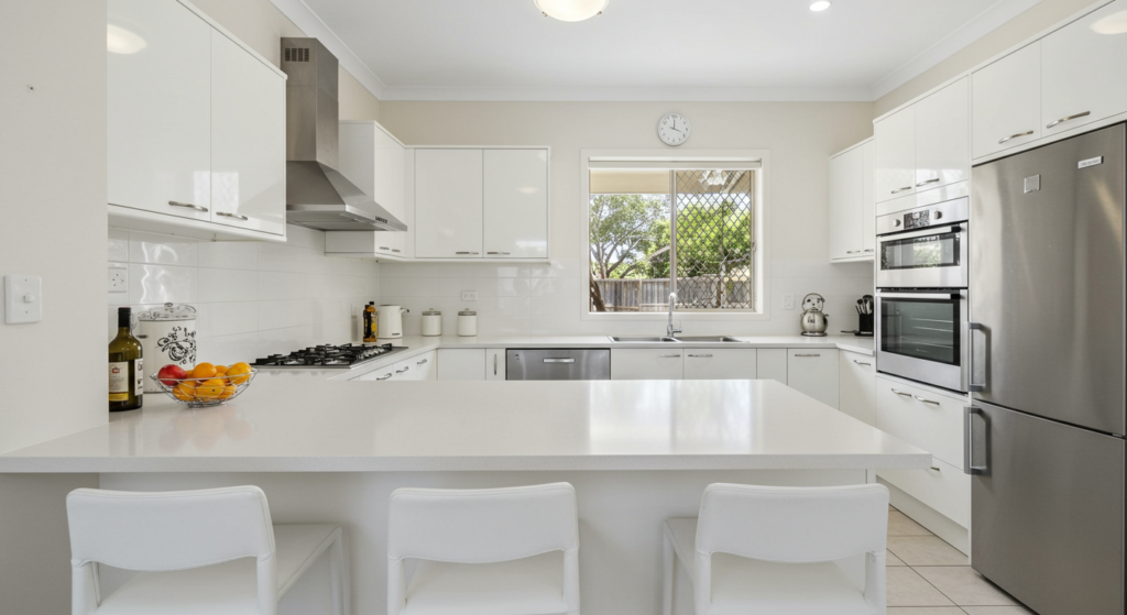 Professional deep cleaning service for homes in Northeast Victoria
